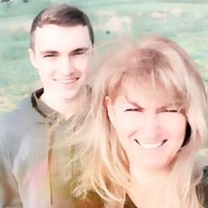 Meet your Posher, Elaine